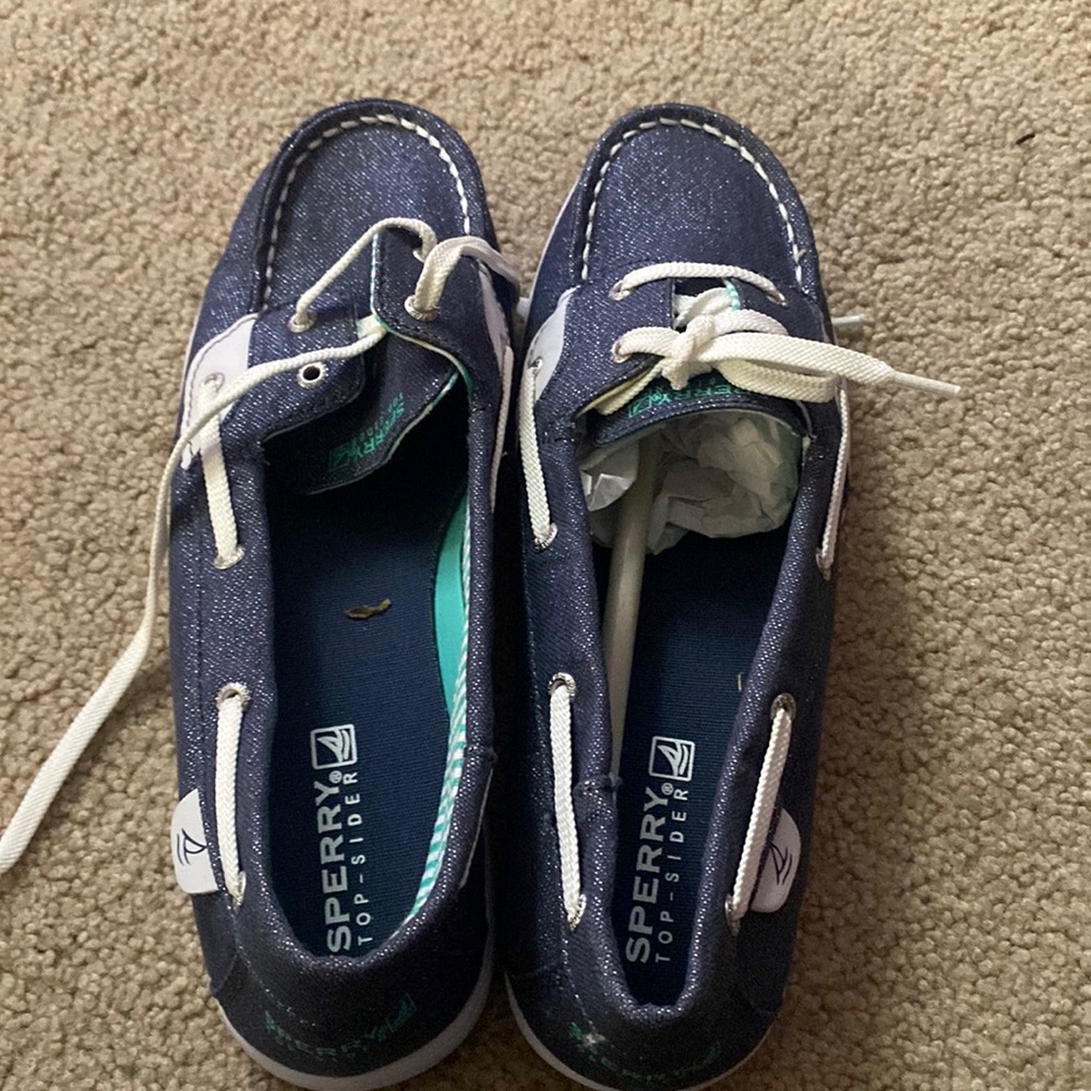 Brand new still have the tissue in one shoe